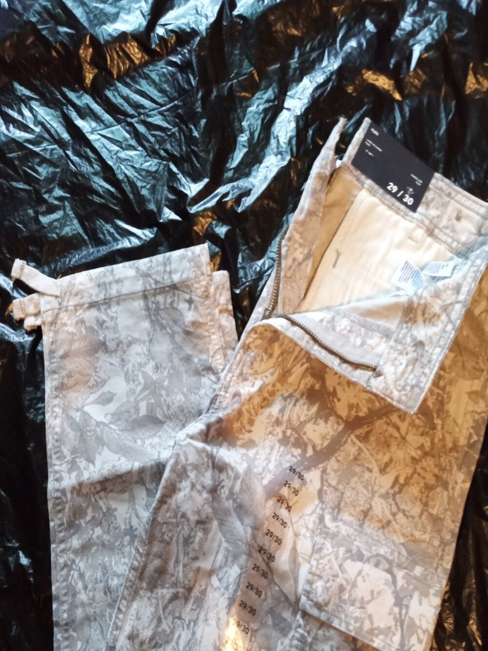 NWT American Eagle Flex Lived In Cargo Floral Mens 29